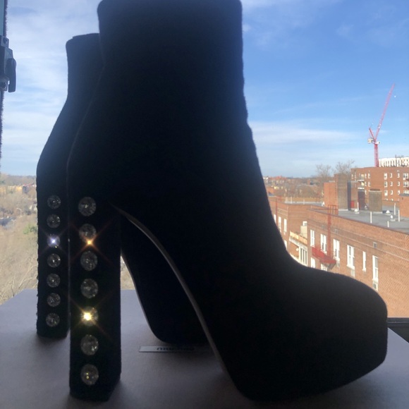 💎🖤 Miu miu! HP!😛 black suede bootie w. crystal - Picture 5 of 9